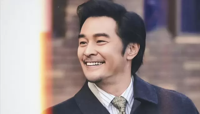 《黑夜告白》红色童车成核心物证,乔素清与415户主信息异常引疑:资讯配图 《黑夜告白》红色童车成核心物证,乔素清与415户主信息异常引疑:资讯配图
